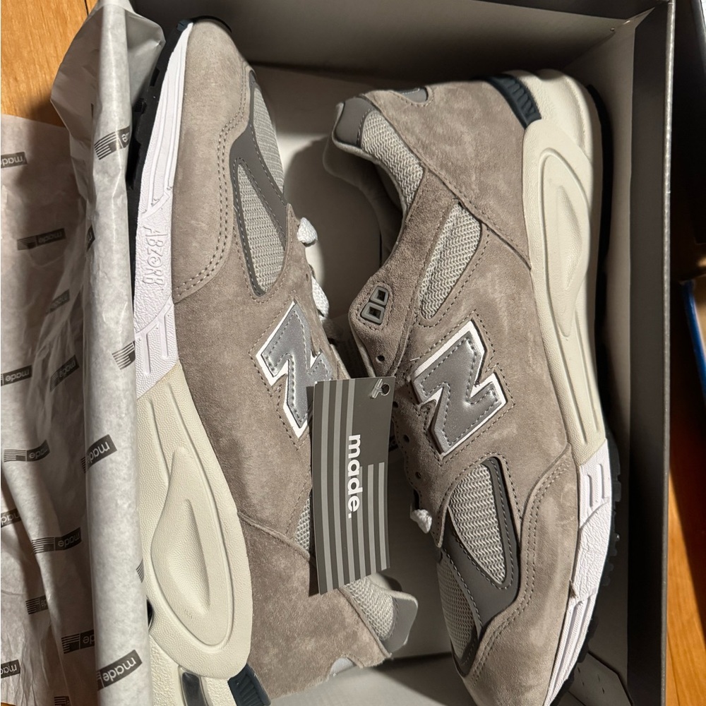 New Balance 990v2 Grey Sneakers